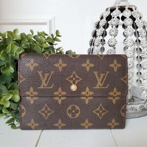 Louis Vuitton Etui Papier Wallet & Organizer